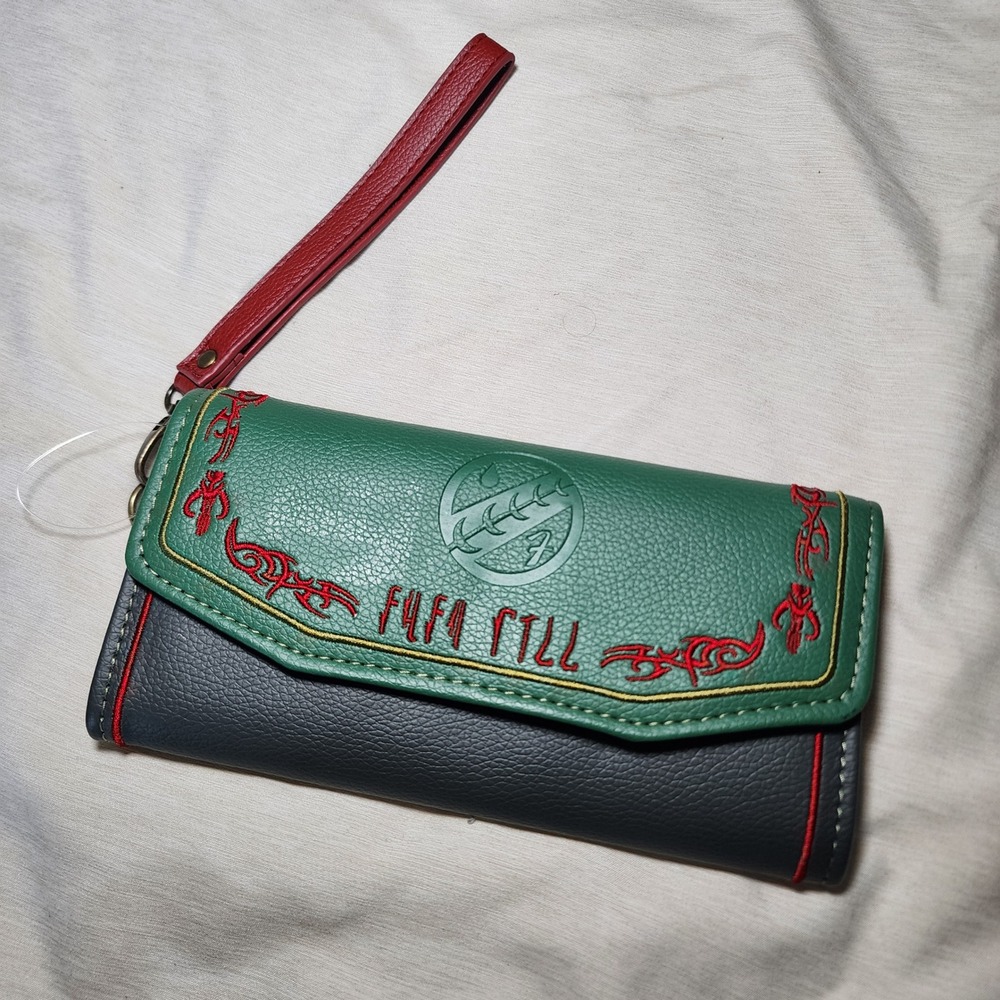 Danielle Nicole Star Wars Wristlet Women OS Green Like New Boba Fett Embroidered